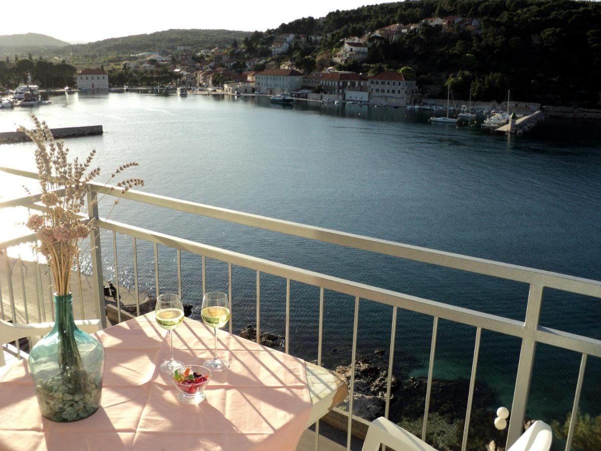 Apartments Rubinic Jelsa  Εξωτερικό φωτογραφία