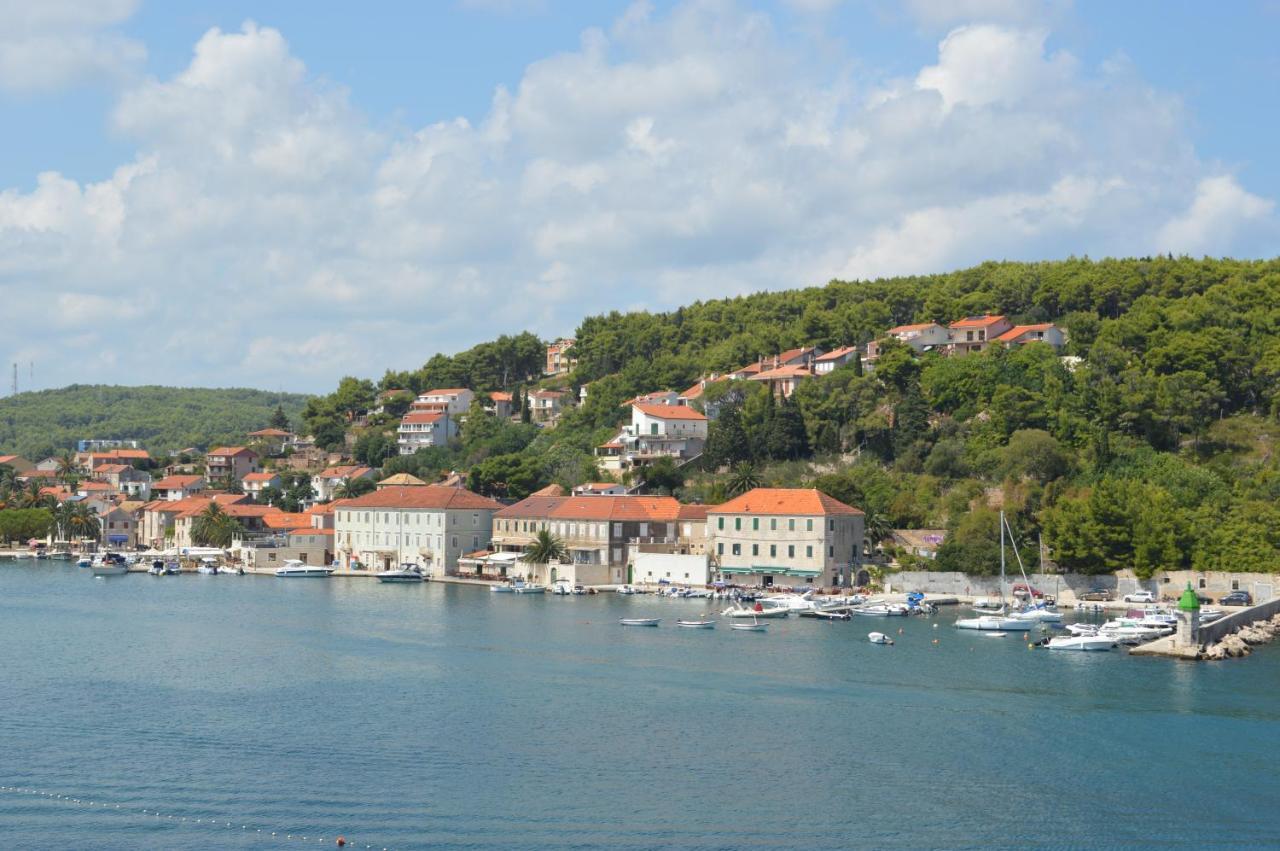 Apartments Rubinic Jelsa  Εξωτερικό φωτογραφία