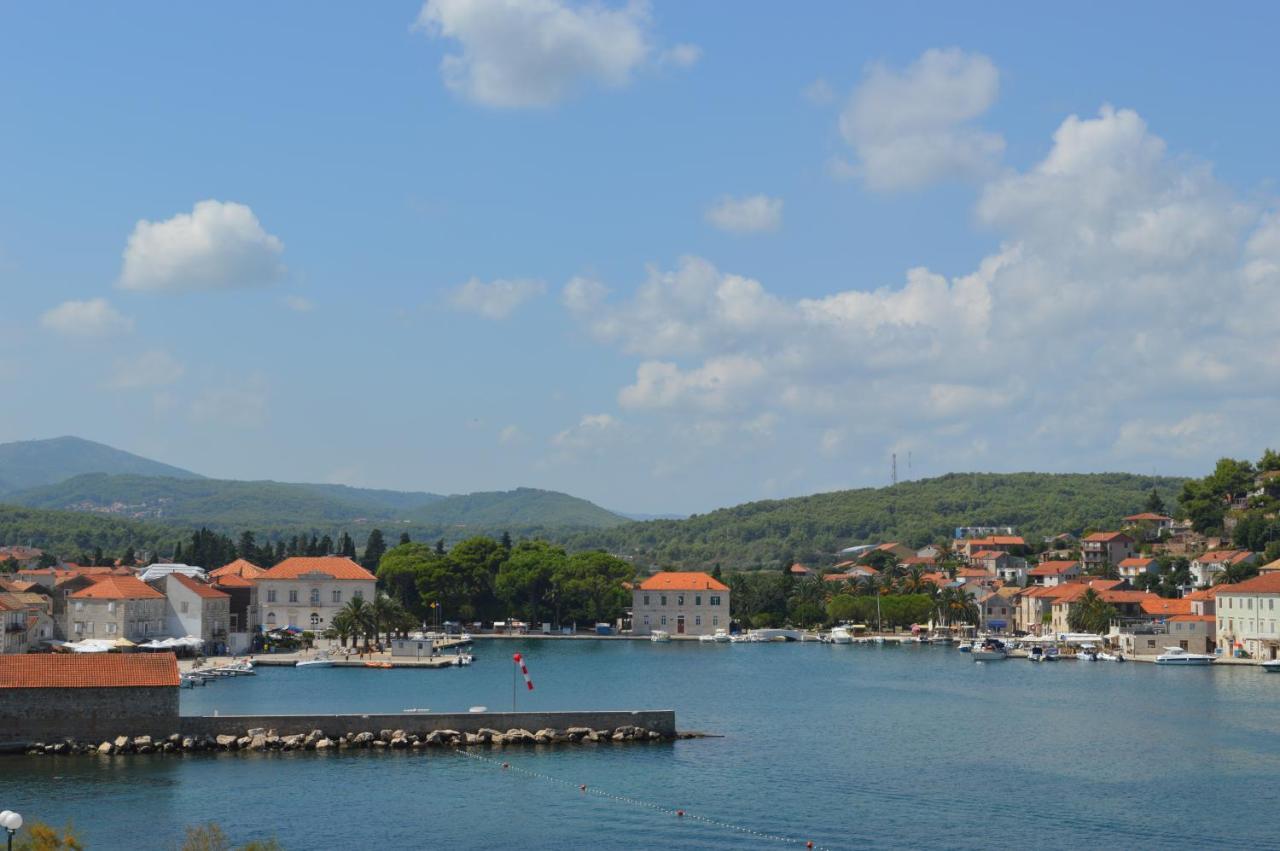 Apartments Rubinic Jelsa  Εξωτερικό φωτογραφία