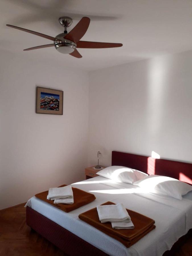 Apartments Rubinic Jelsa  Εξωτερικό φωτογραφία