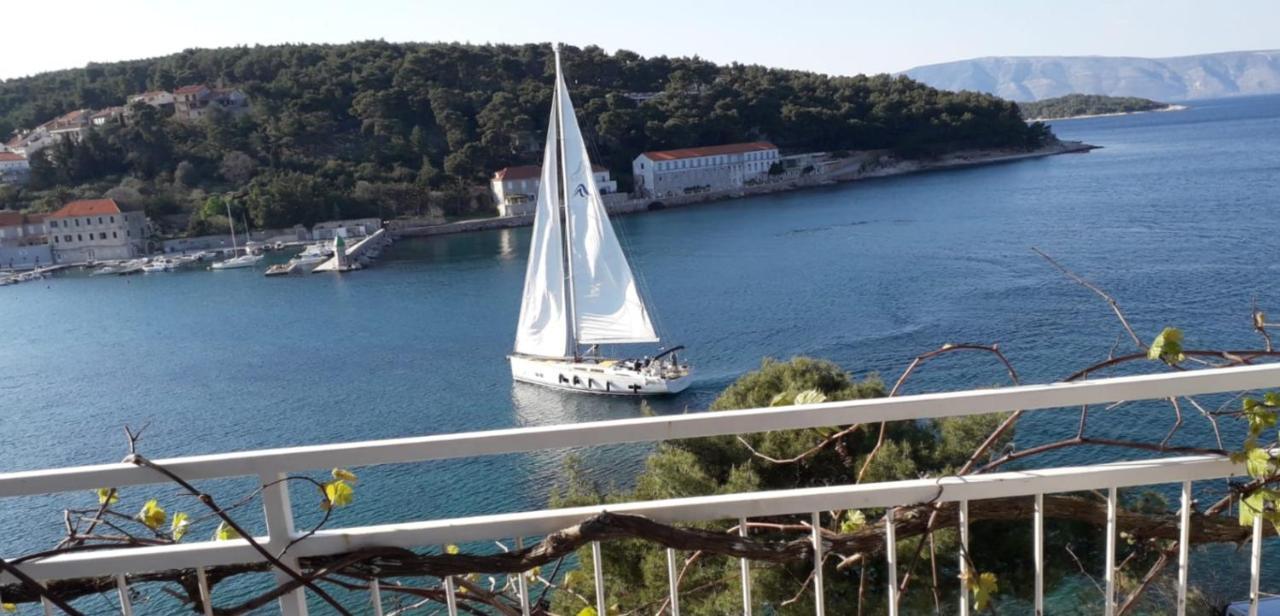 Apartments Rubinic Jelsa  Εξωτερικό φωτογραφία