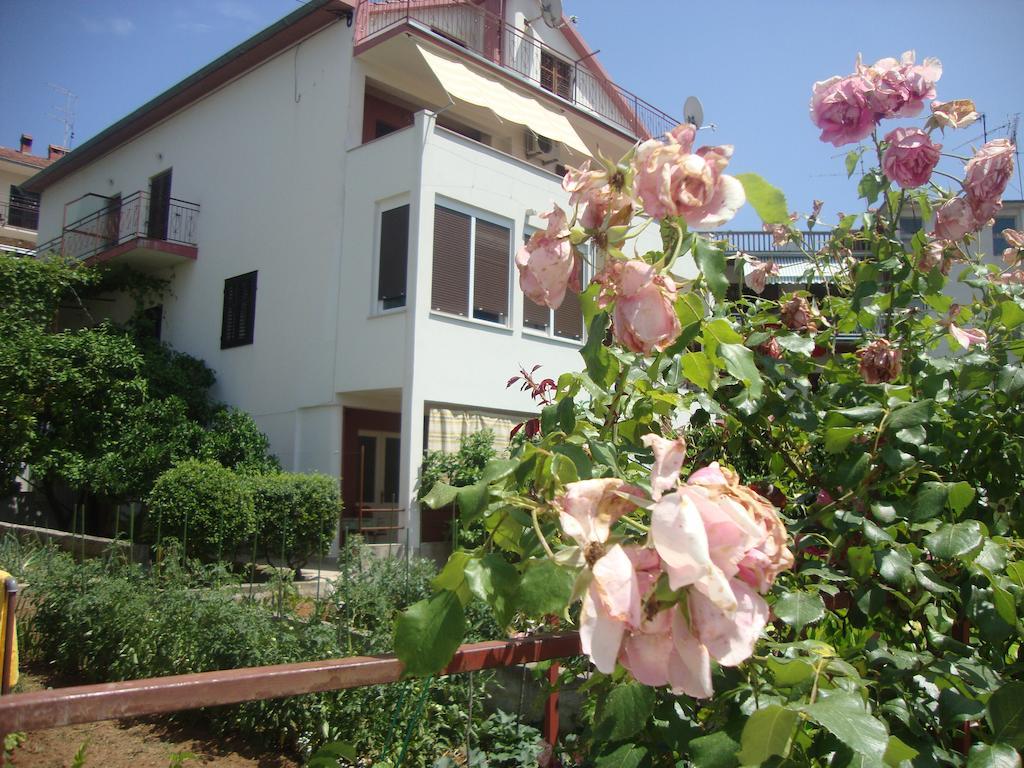 Apartments Rubinic Jelsa  Εξωτερικό φωτογραφία